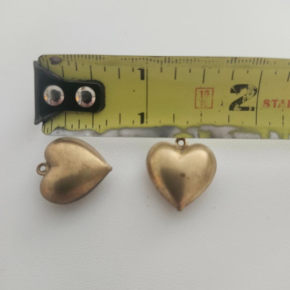 Vintage Brass Puffy Heart Charm Lot 6 Gold Tone Pendants Jewelry Making Supply - Picture 3 of 8
